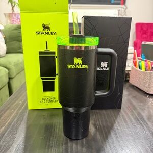 NEW Stanley Web Glow - The Halloween Quencher H2.0 FlowStateTumbler 40oz